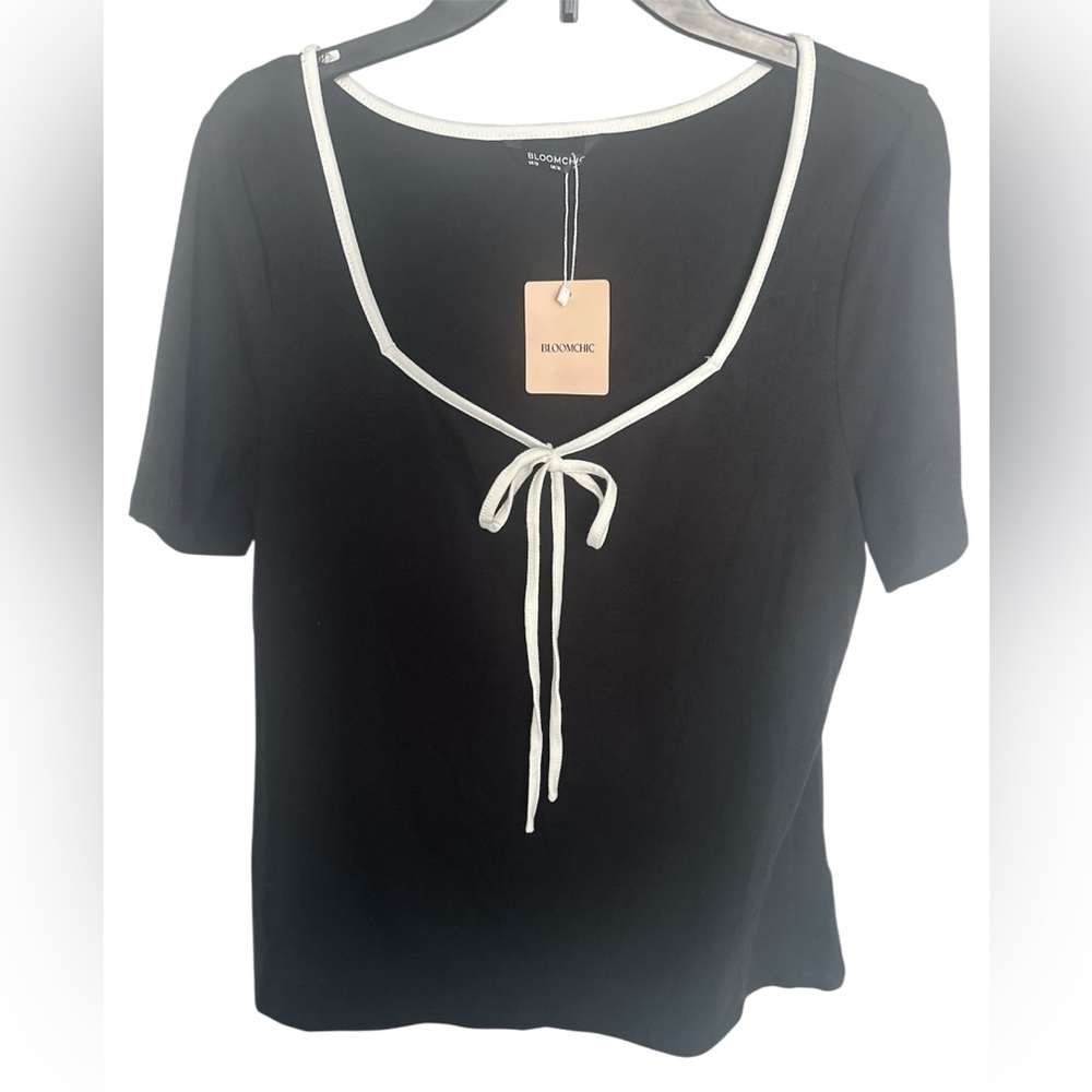 NWT Bloomchic Cotton Black and White Bow Tshirt Size 12/L